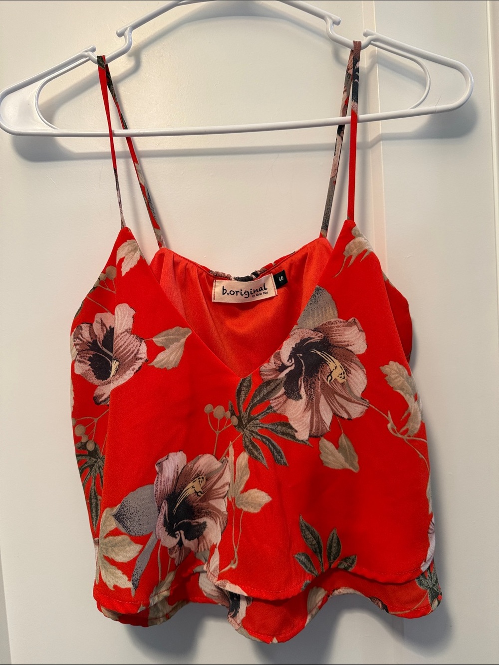 b. original by Shoe Fly  Red Floral V-Neck Spaghetti-Strap Cami size S